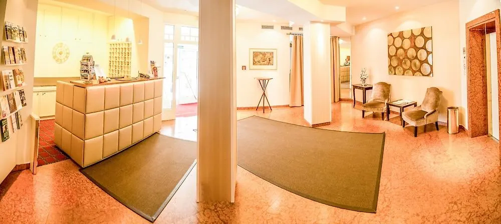 Theater Hotel Salzburg 4*,