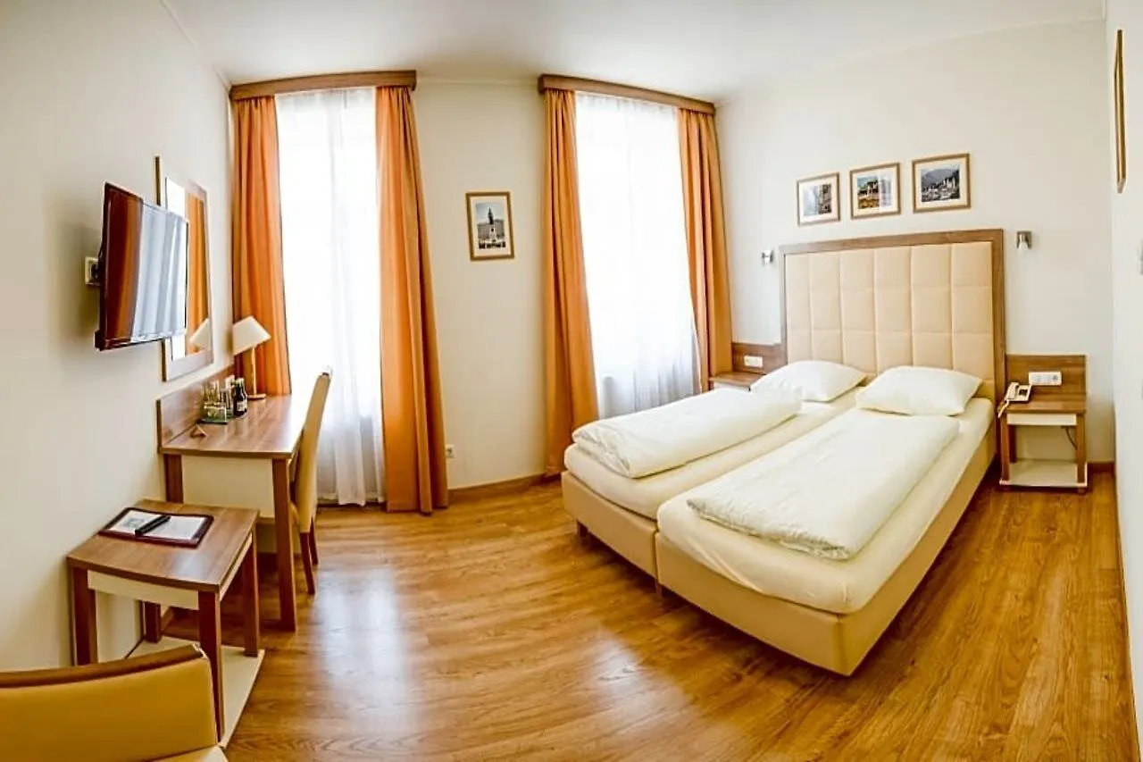 Theater Hotel Salzburg 4*,