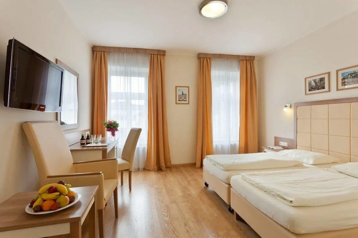 Theater Hotel Salzburg 4*,