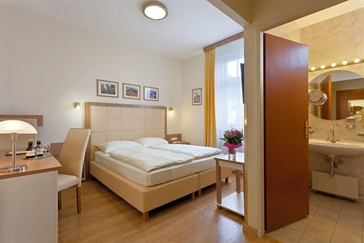 Theater Hotel Salisburgo