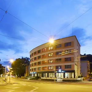 https://neutor-betriebs-gmbh.saalbachhinterglemmhotels.com