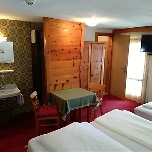 https://hotel-alpenrose-ischgl.ischgl-hotels.net